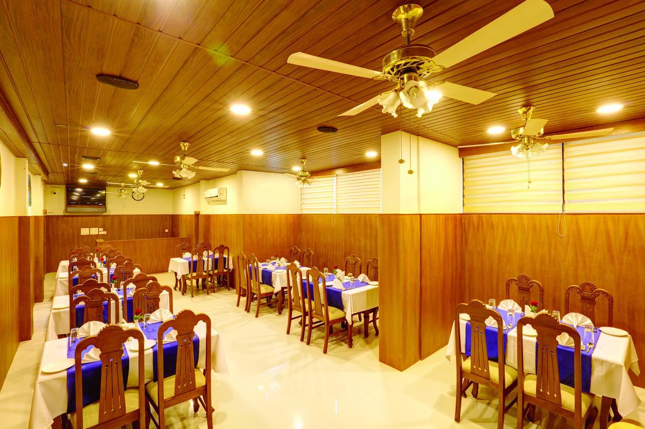 Hotel Floral Park Коттаям Экстерьер фото