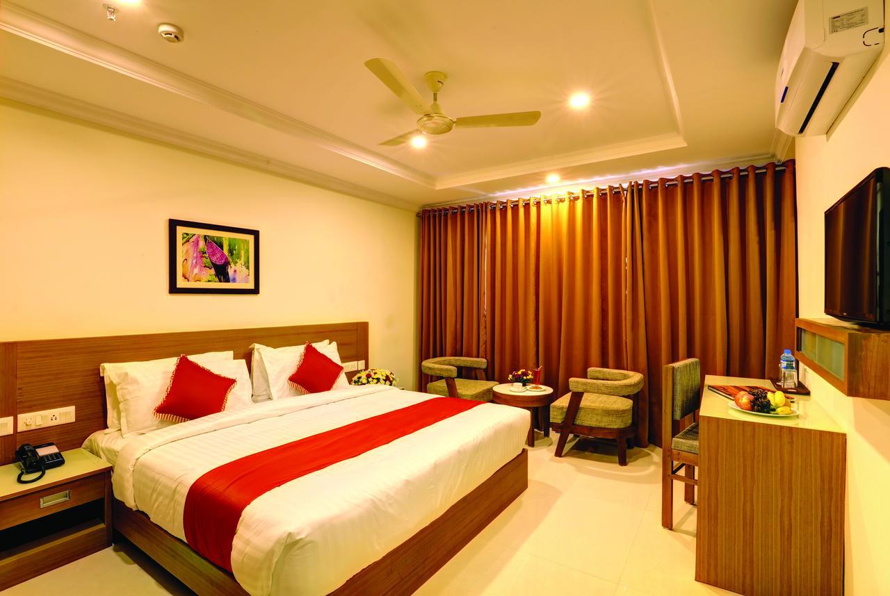 Hotel Floral Park Коттаям Экстерьер фото